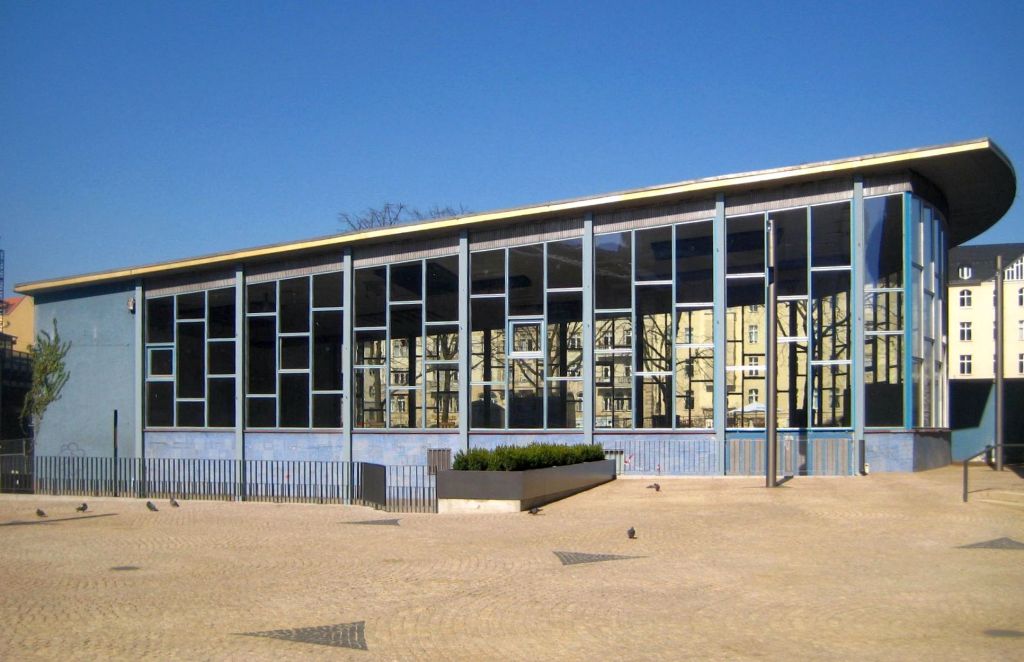 Berlin,_Mitte,_Friedrichstrasse,_Traenenpalast